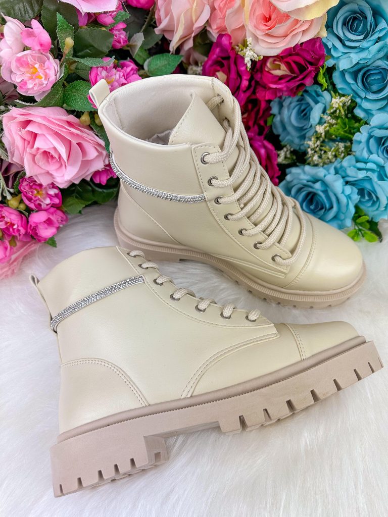 Bota/Coturno Ousadia Off Adulta Strass