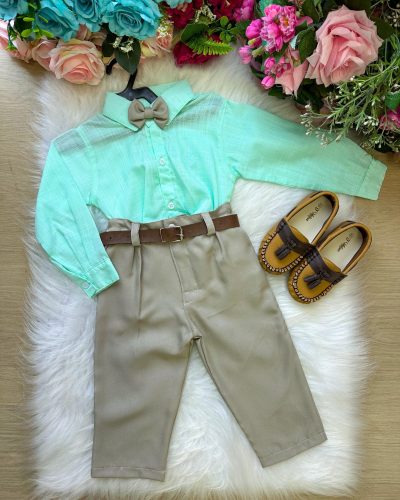 Conjunto Masculino Miss Cherry Social Verde Linho com Calça Bege Henrique