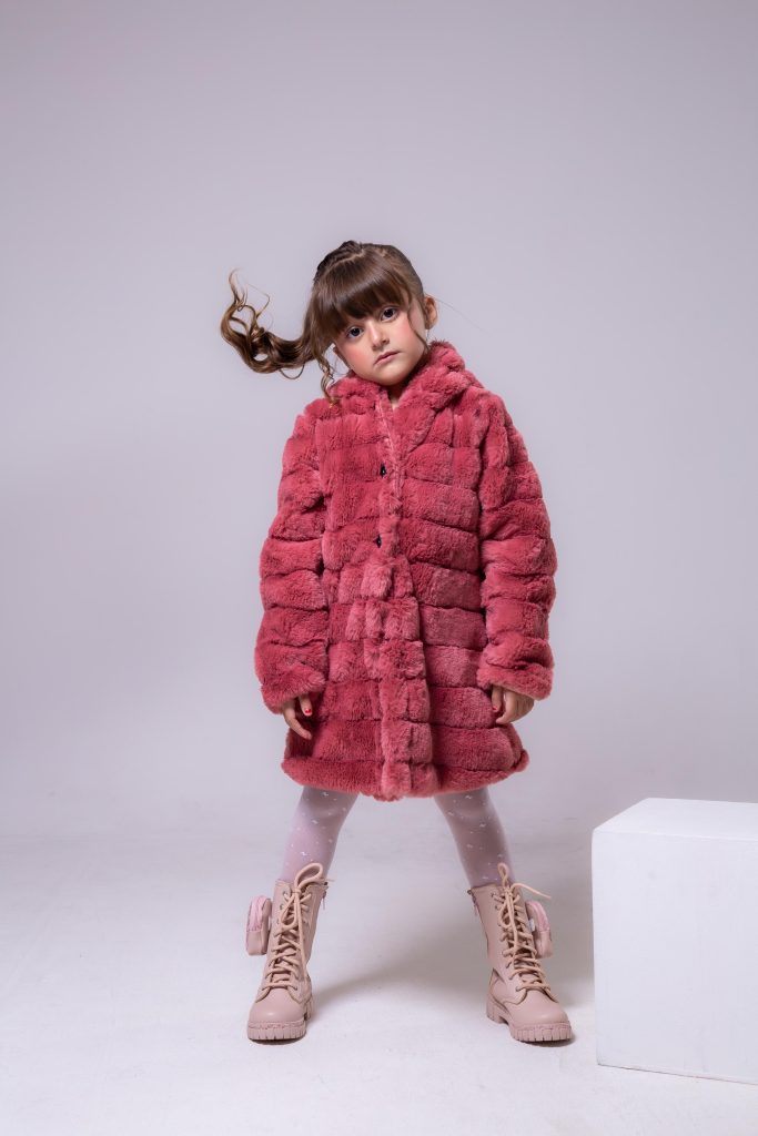 Casaco Peluciado Vermelho Queimado Com Capuz