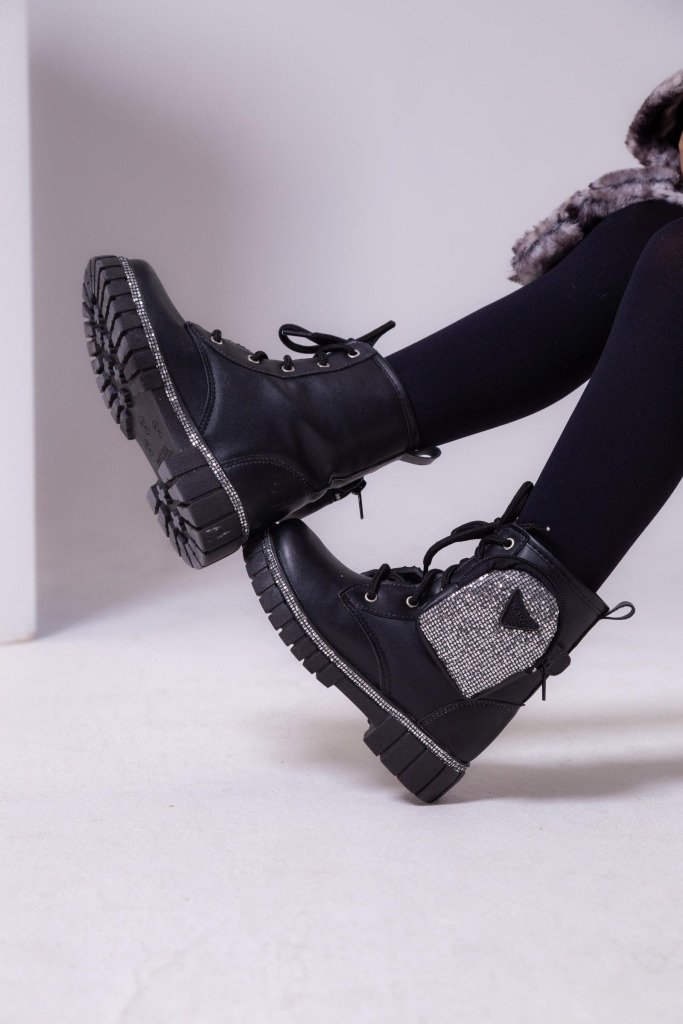 Bota/Coturno Nilqi Malu Bolsinha Cano Baixo Preta